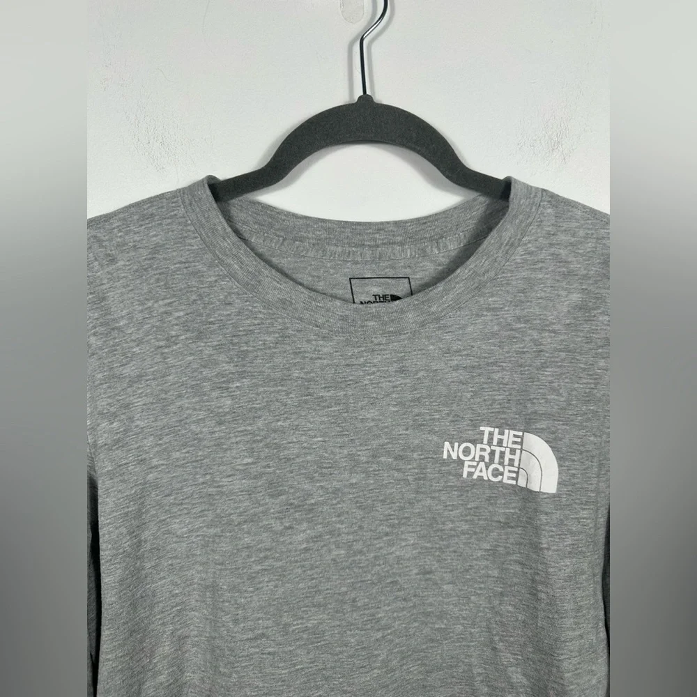 The North Face Long Sleeve Logo T-Shirt Gray Graphic Tee Men’s‎ Medium